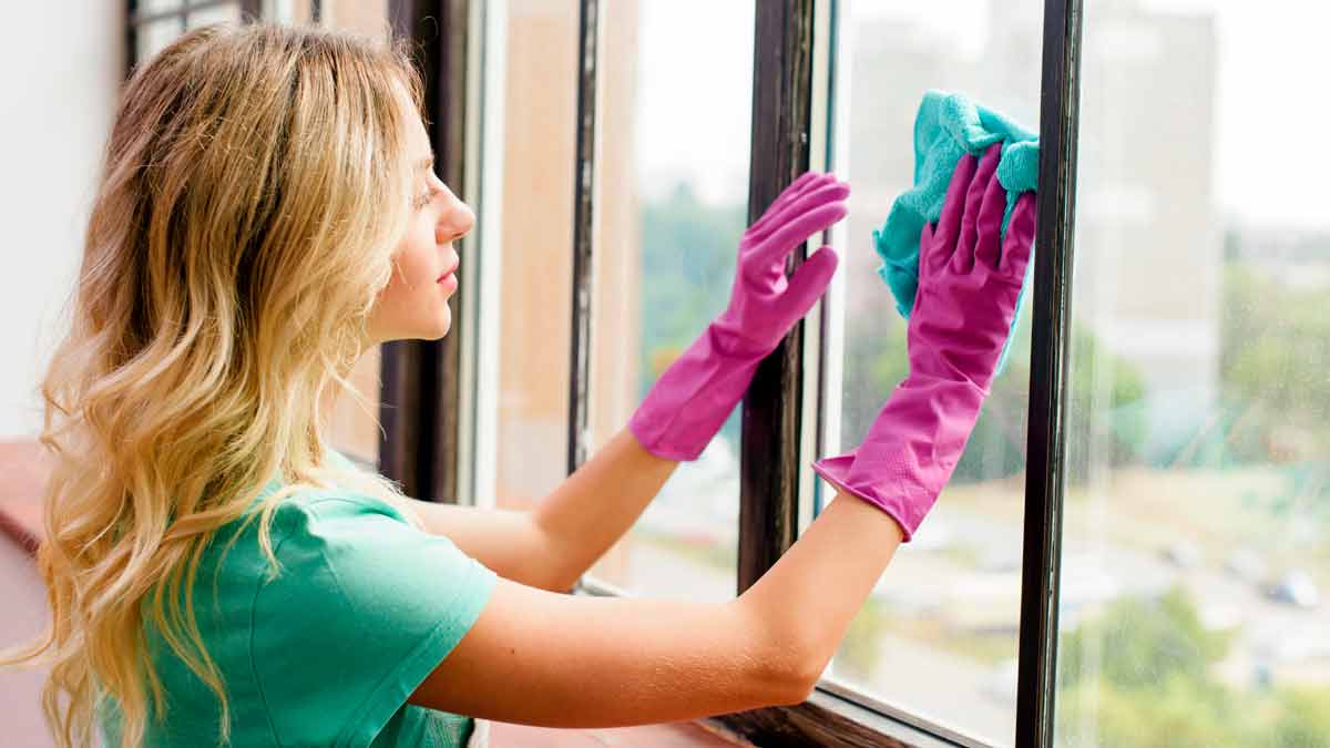 Как помыть окна без разводов