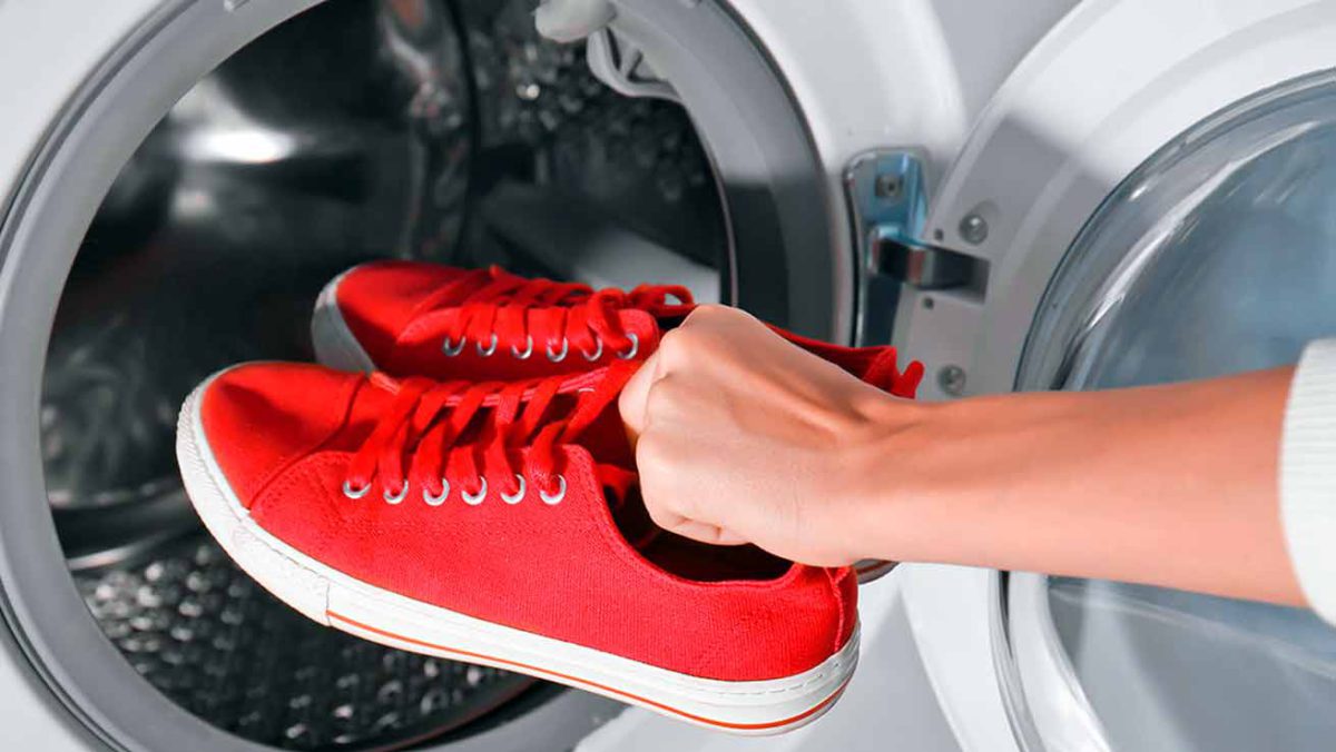 Как сушить обувь после стирки